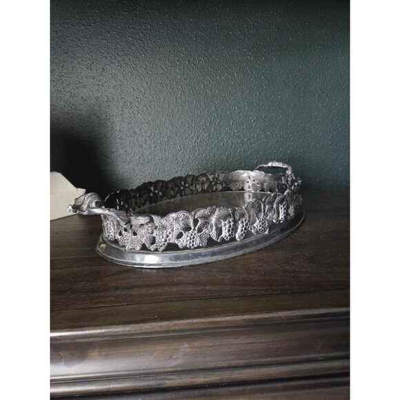 Vintage Oval Tray 18" Grapevine Handles Silver Metal Centerpiece Made in India - Picture 6 of 9